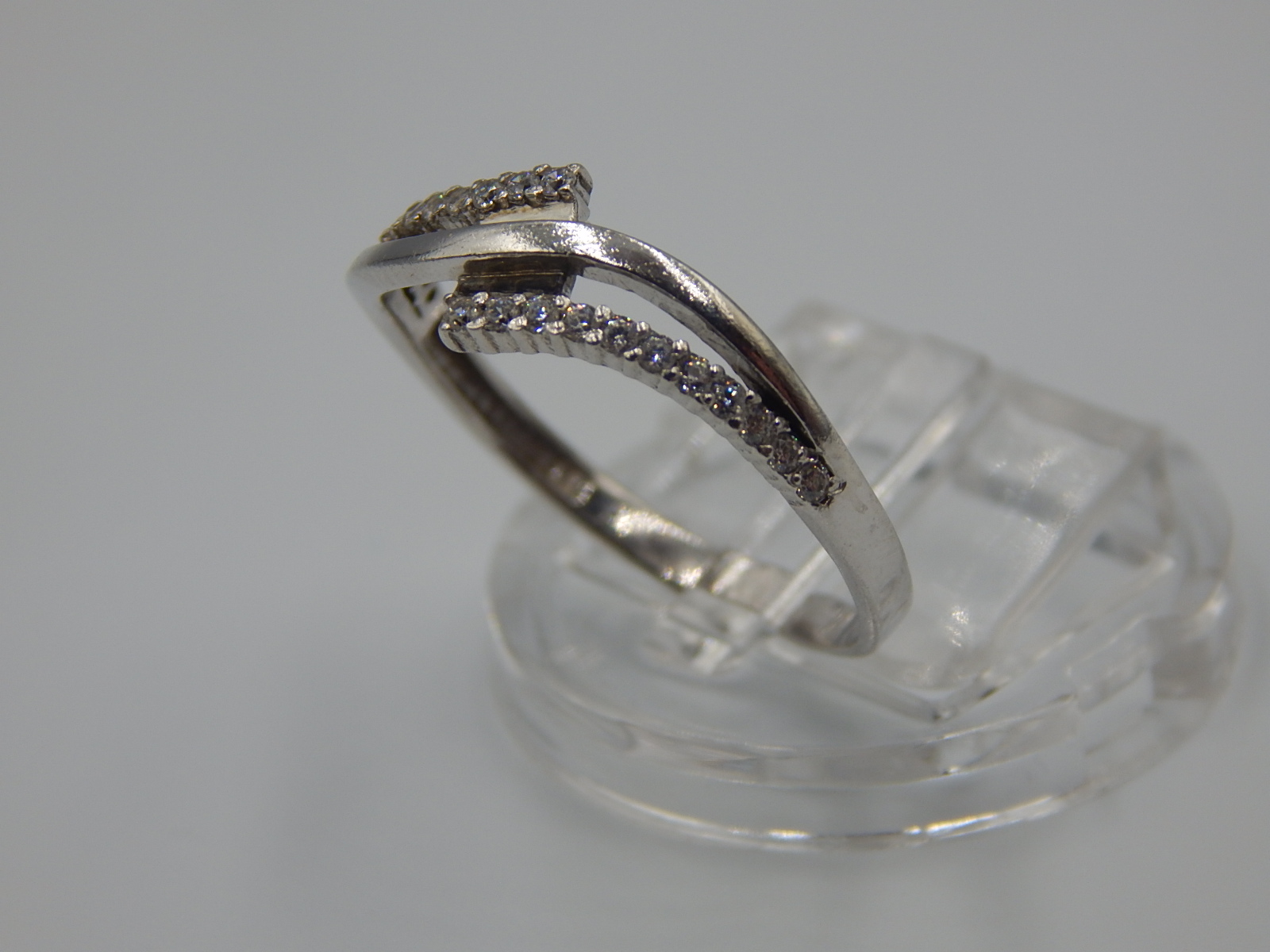 Серебряное кольцо с цирконием (33478561) 3