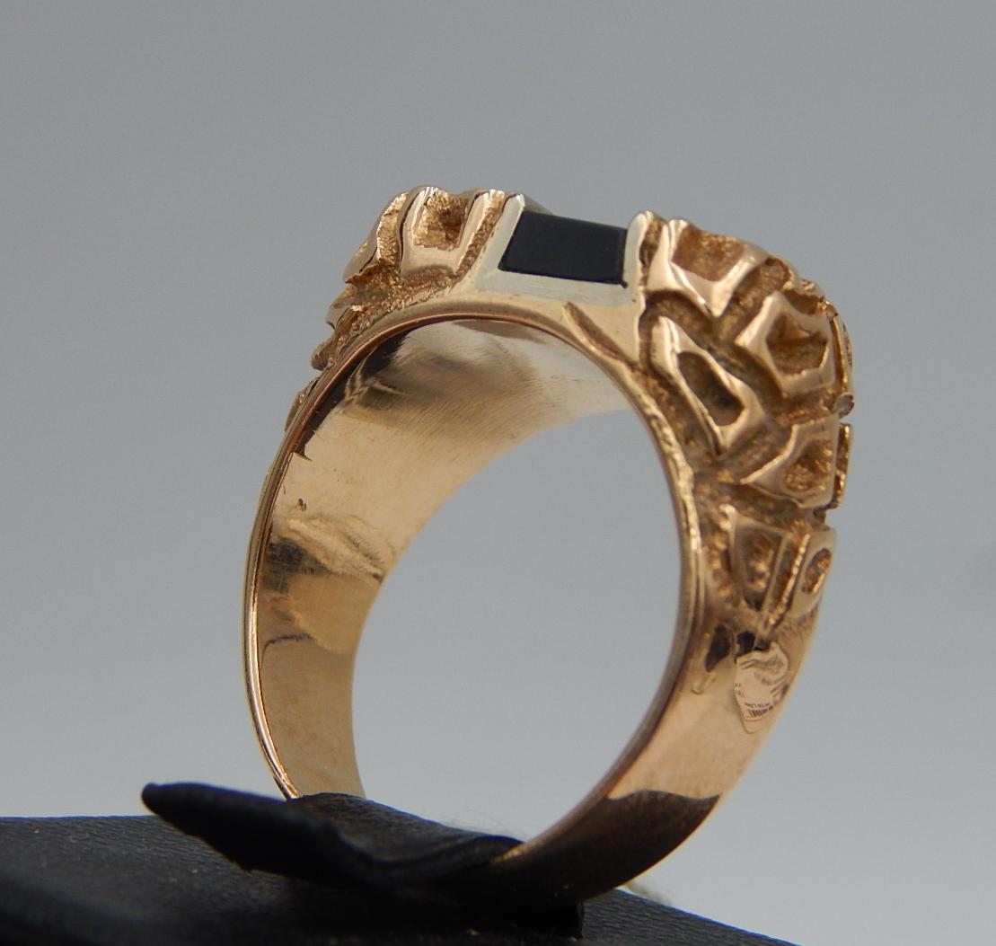Перстень из красного и белого золота с ониксом и бриллиантом (-ми) (28659973) 3