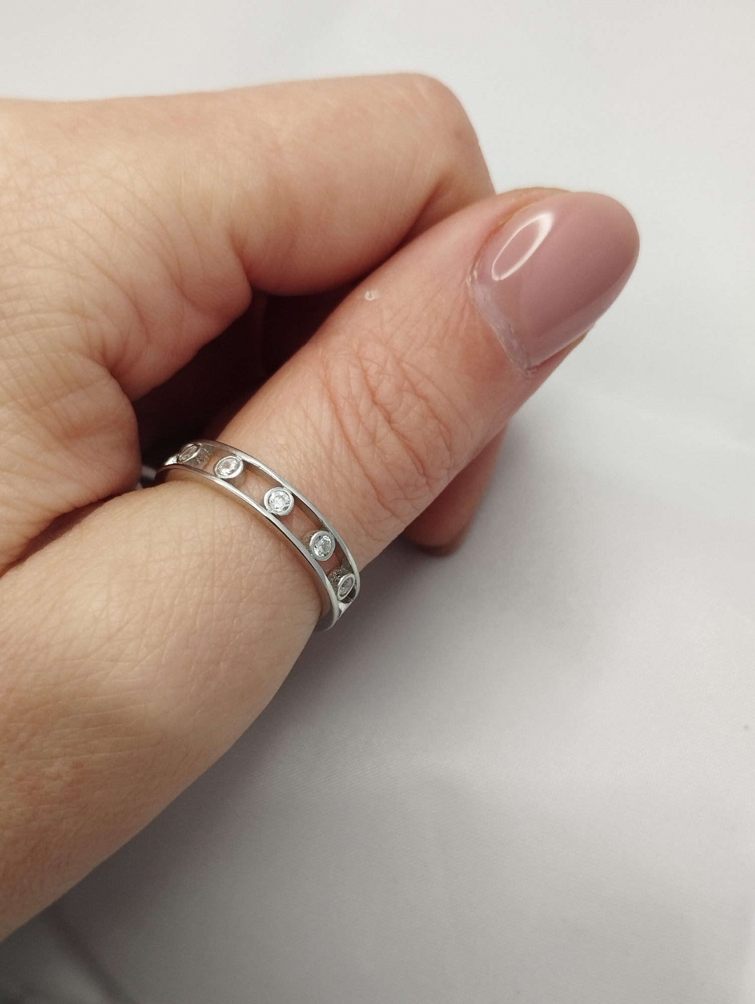 Серебряное кольцо с цирконием (33930625) 1