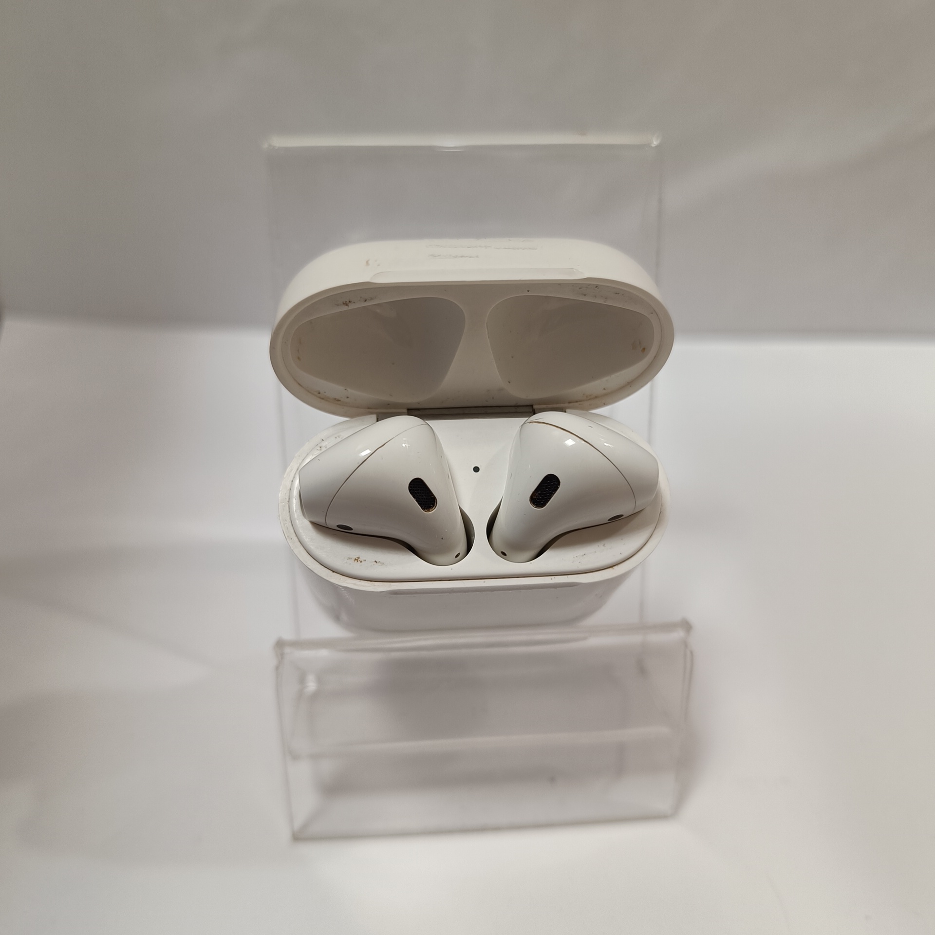 Наушники Apple AirPods 2 with Wireless Charging Case (MRXJ2) 2019 0