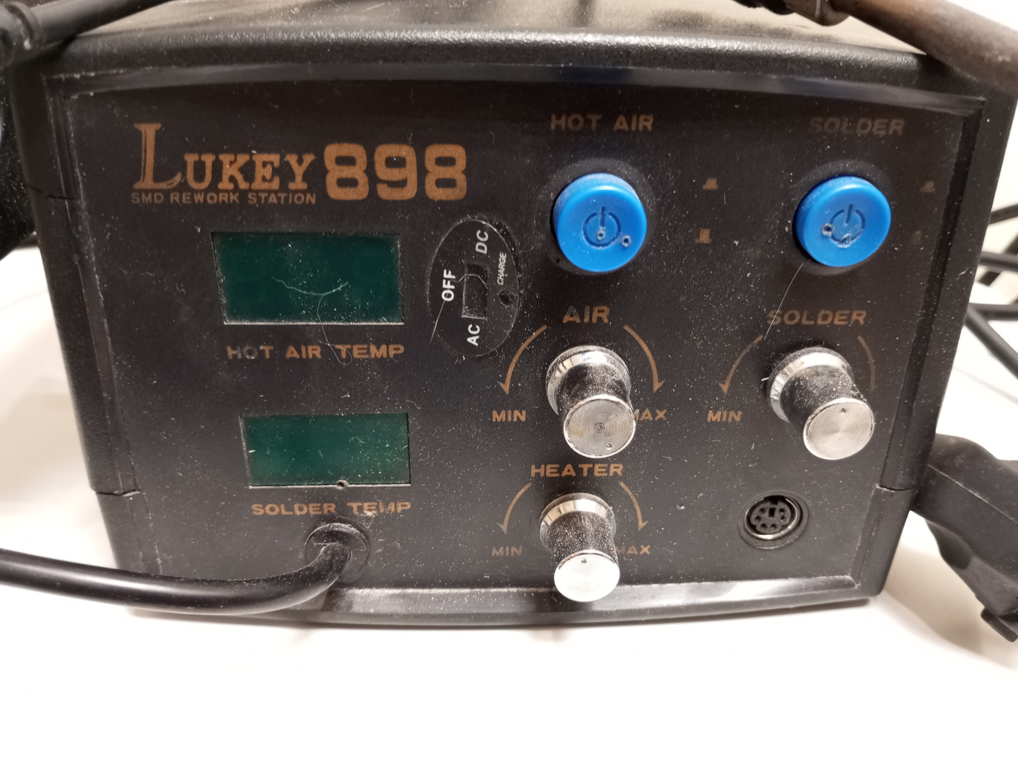Термоповітряна паяльна станція Lukey 898 1