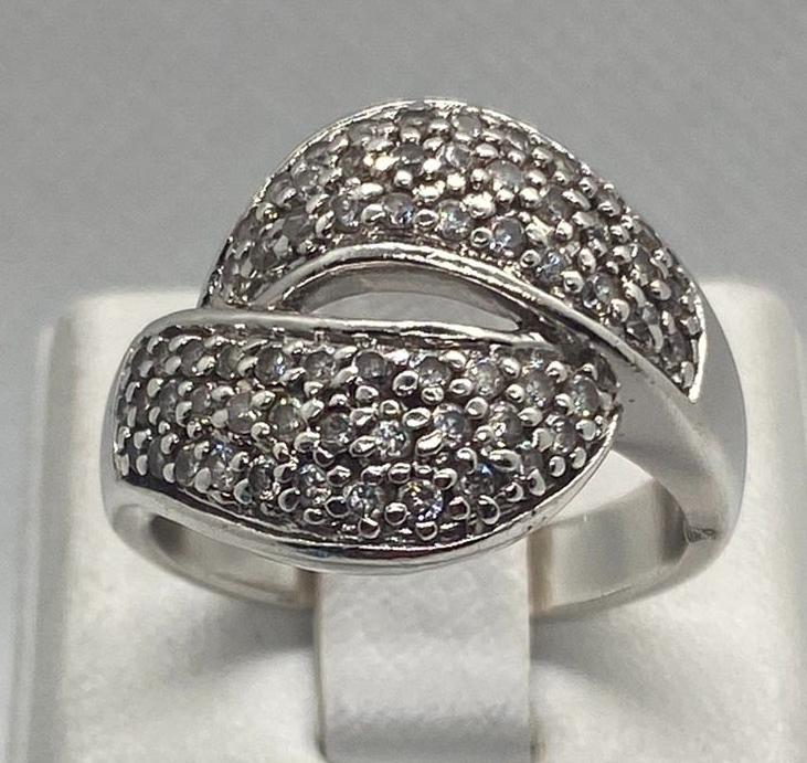 Серебряное кольцо с цирконием (31729319) 0