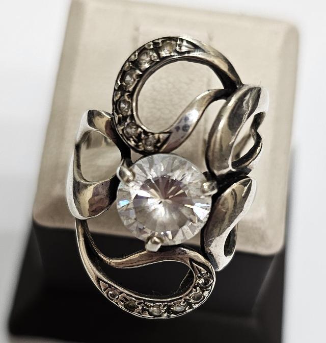 Серебряное кольцо с цирконием (33674510) 0