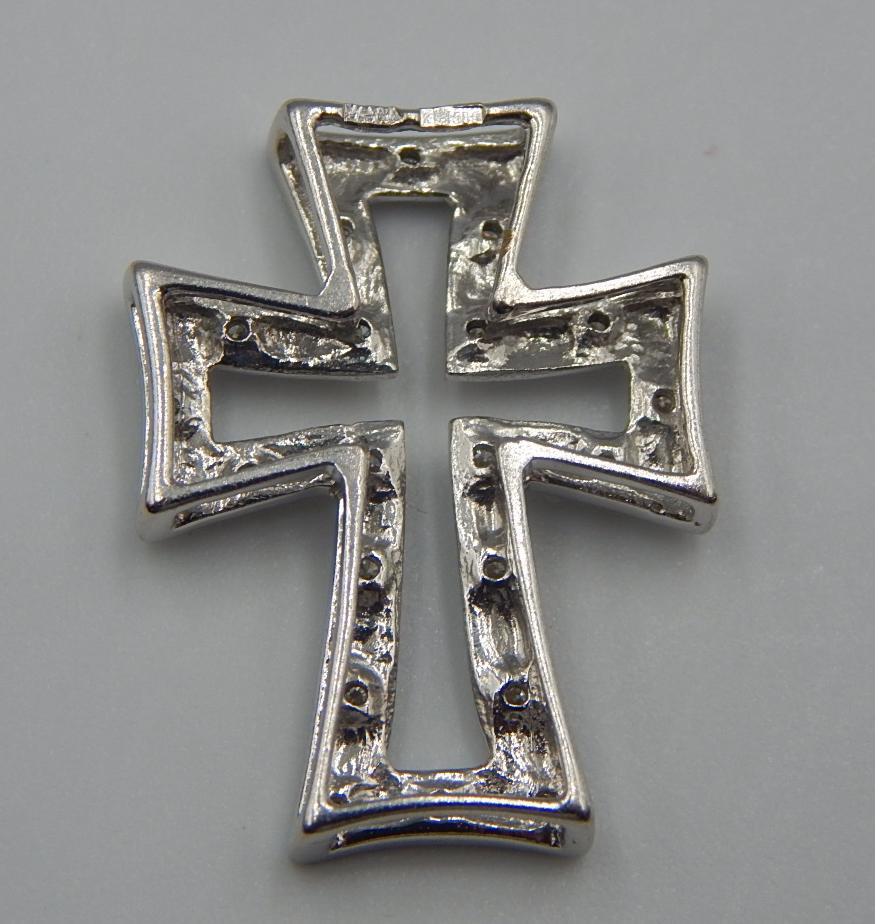 Підвіс-хрест з білого золота з діамантом (33675878) 1