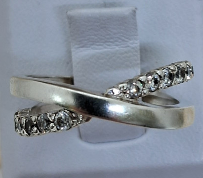 Серебряное кольцо с цирконием (32741464) 0