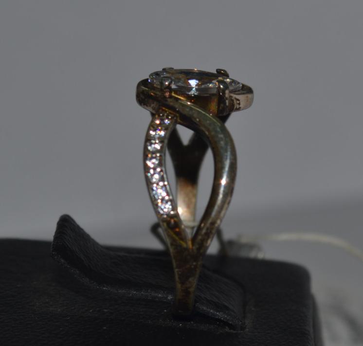 Серебряное кольцо с позолотой и цирконием (30512384) 1