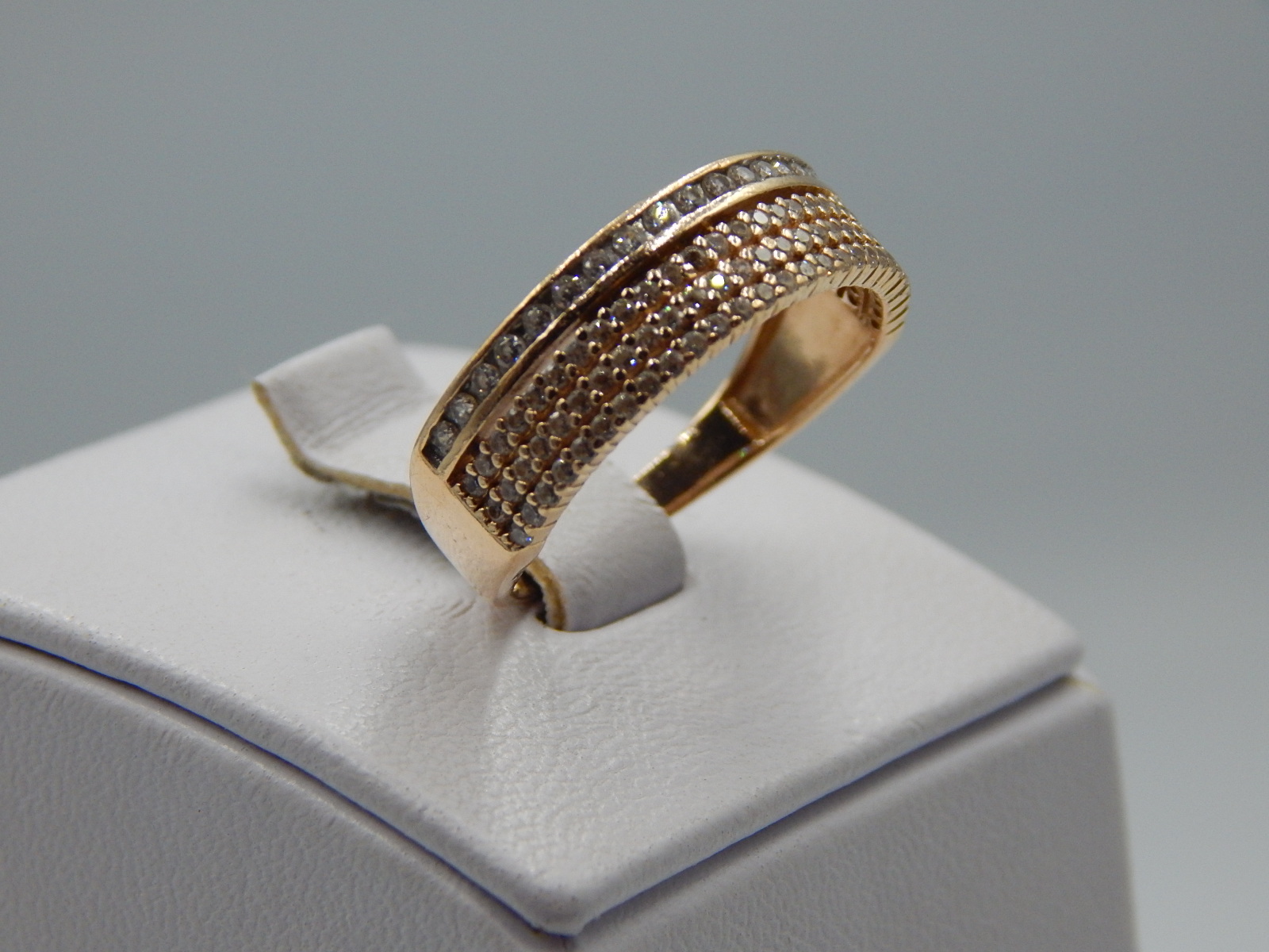 Кольцо из красного и белого золота с цирконием (32455754)  2