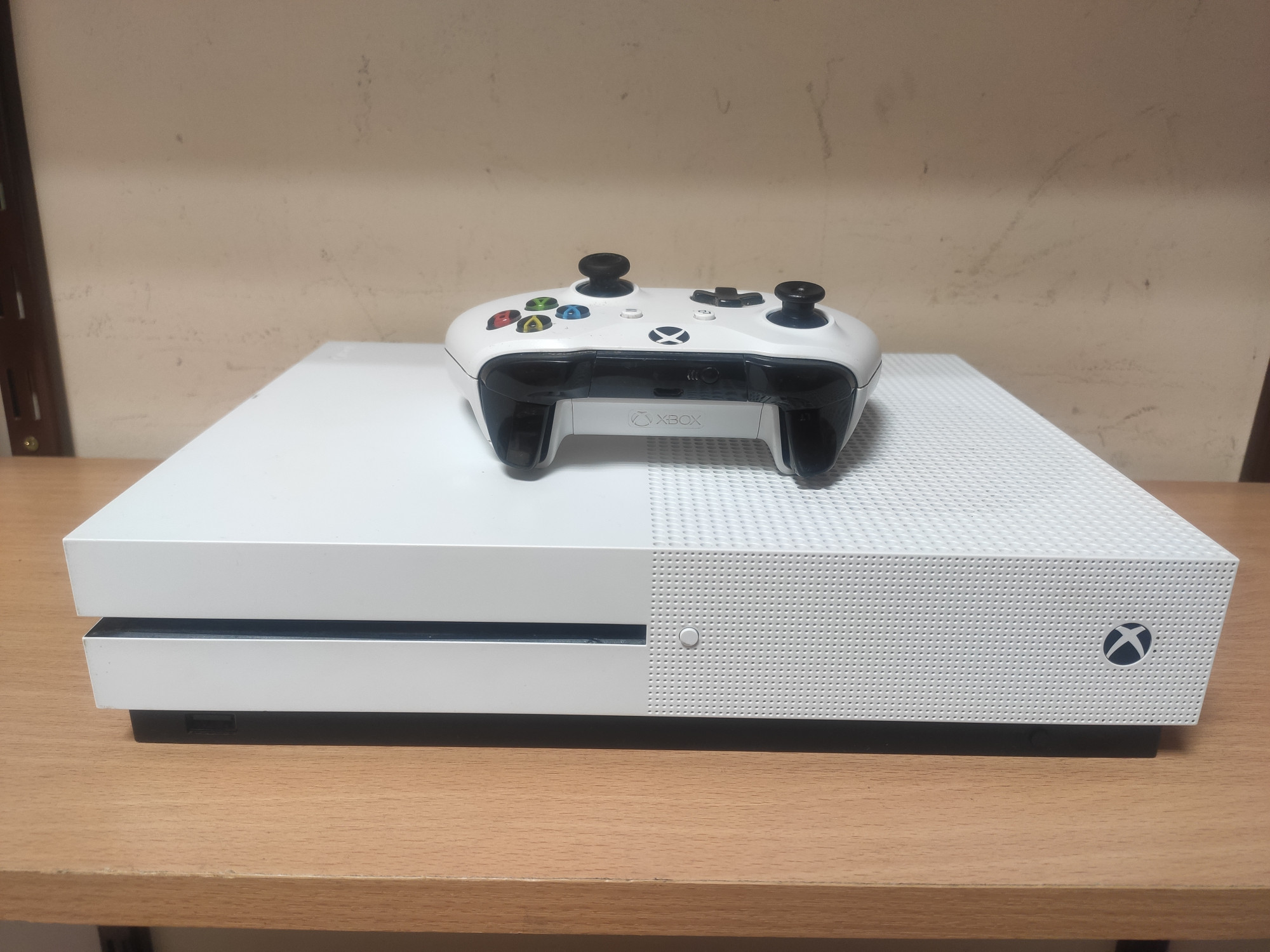 Ігрова приставка Xbox One S 1TB 0