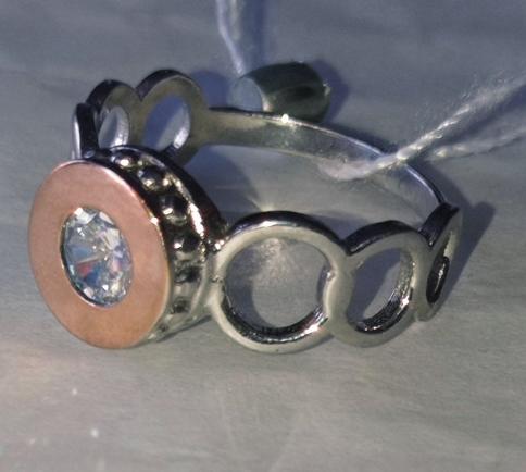 Серебряное кольцо с золотой вставкой и цирконием (14587937) 1