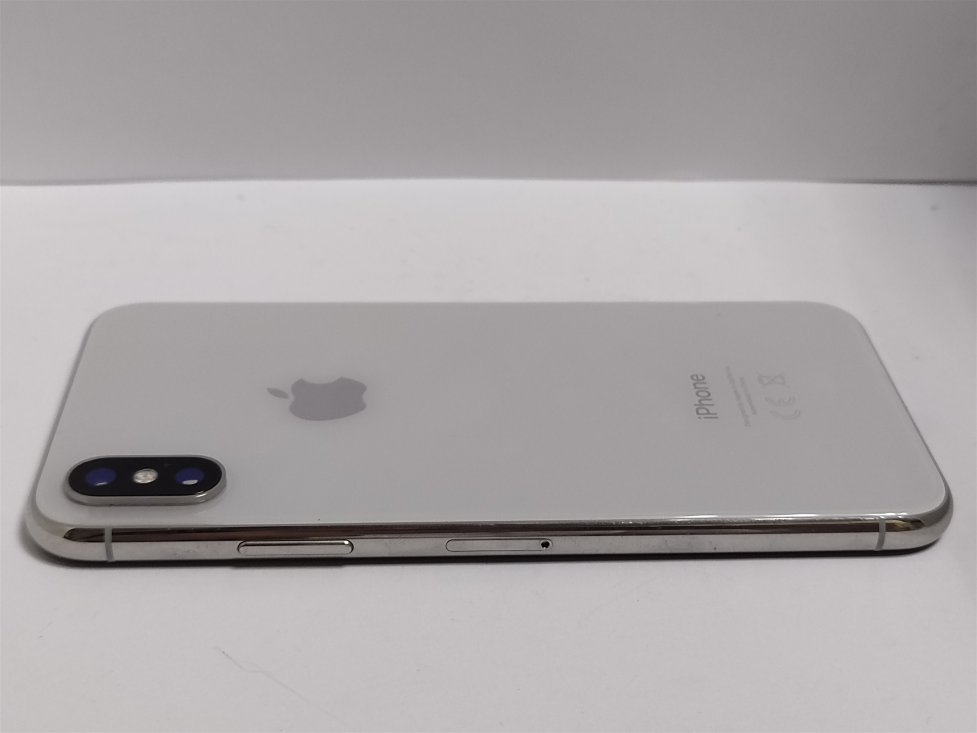 Apple iPhone X 64Gb Silver 4