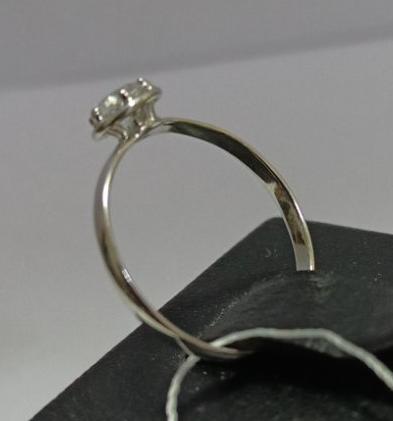 Серебряное кольцо с цирконием (30872121) 1