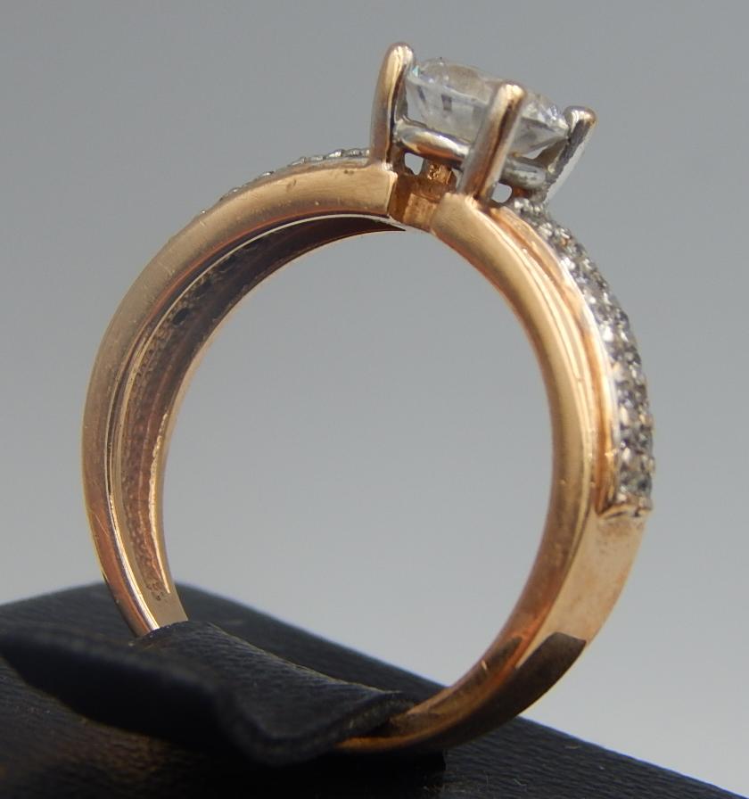 Кольцо из красного и белого золота с цирконием (30507377) 2