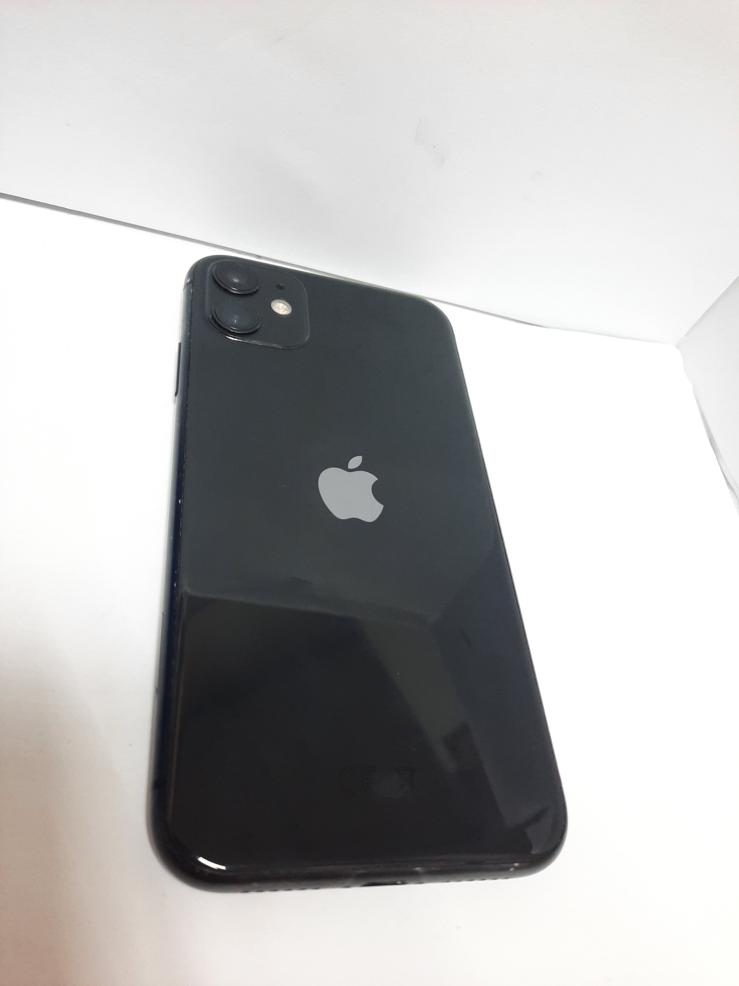 Apple iPhone 11 64GB Black 1