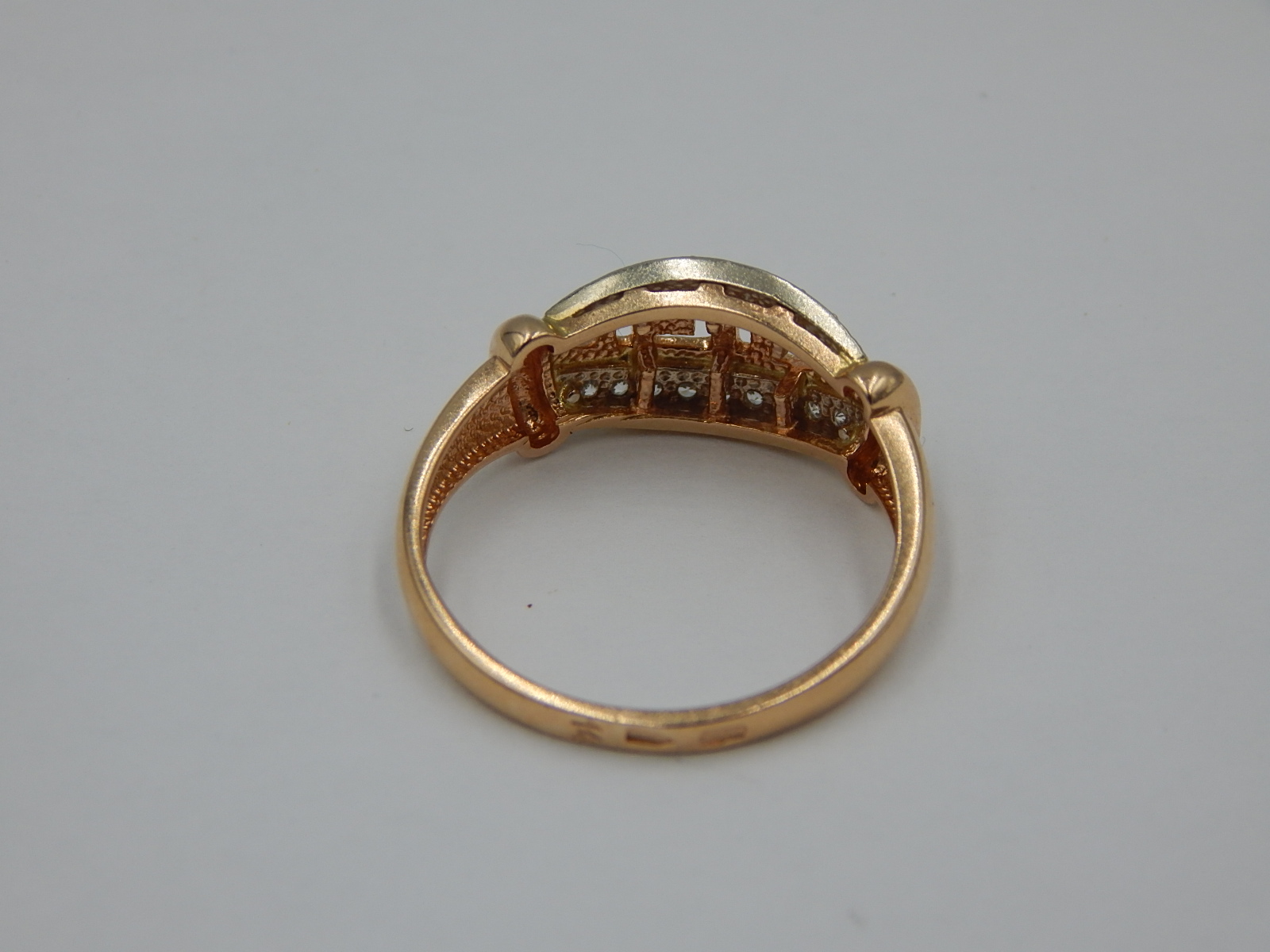 Кольцо из красного и белого золота с цирконием (33763180)  5
