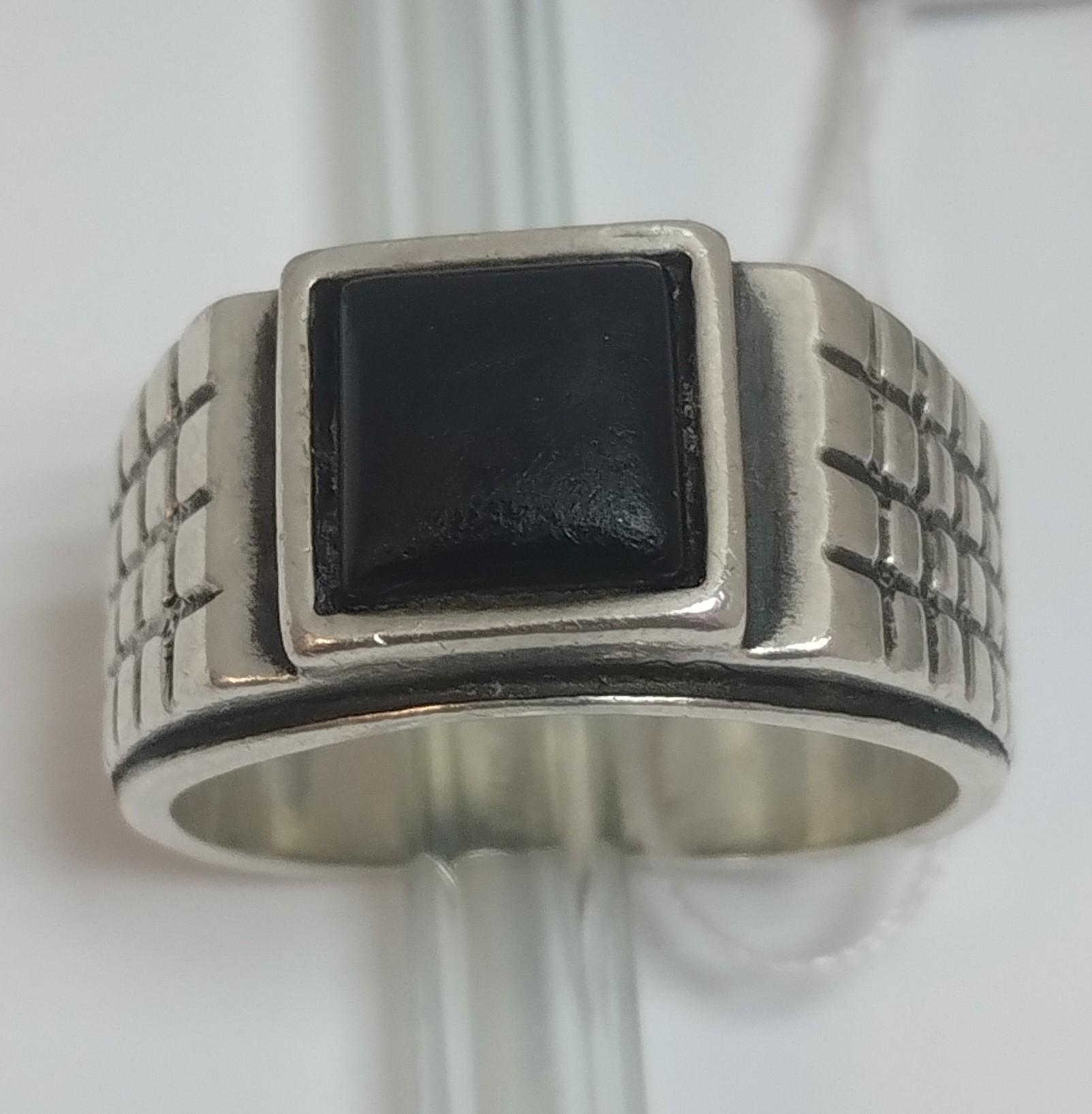 Серебряное кольцо с ониксом (33629644) 0