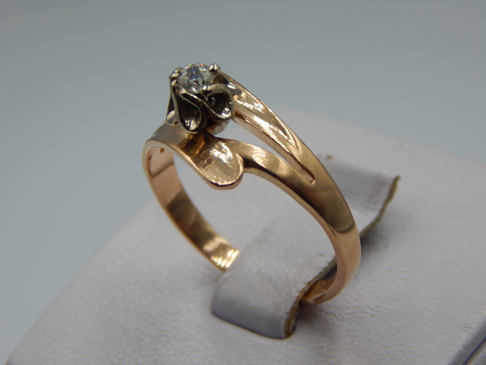 Кольцо из красного и белого золота с цирконием (33763224) 2