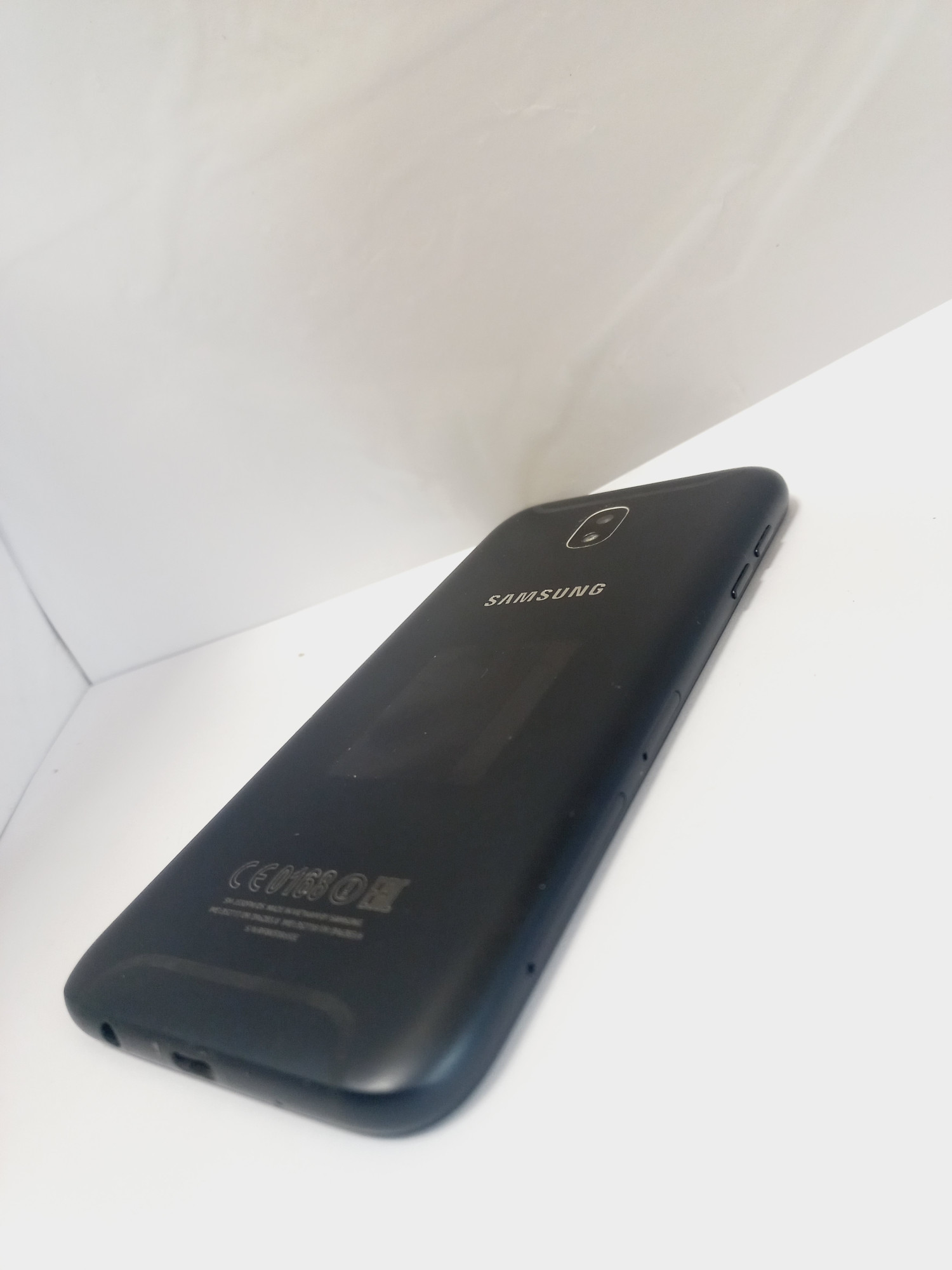 Samsung Galaxy J5 2017 2/16Gb (SM-J530F)  2