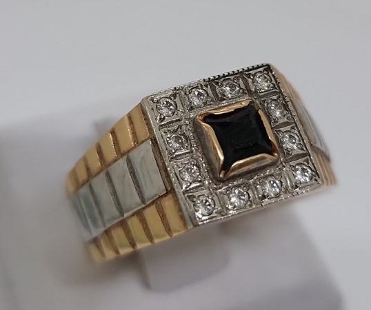 Перстень из красного и белого золота с ониксом и цирконием (33543301)  3