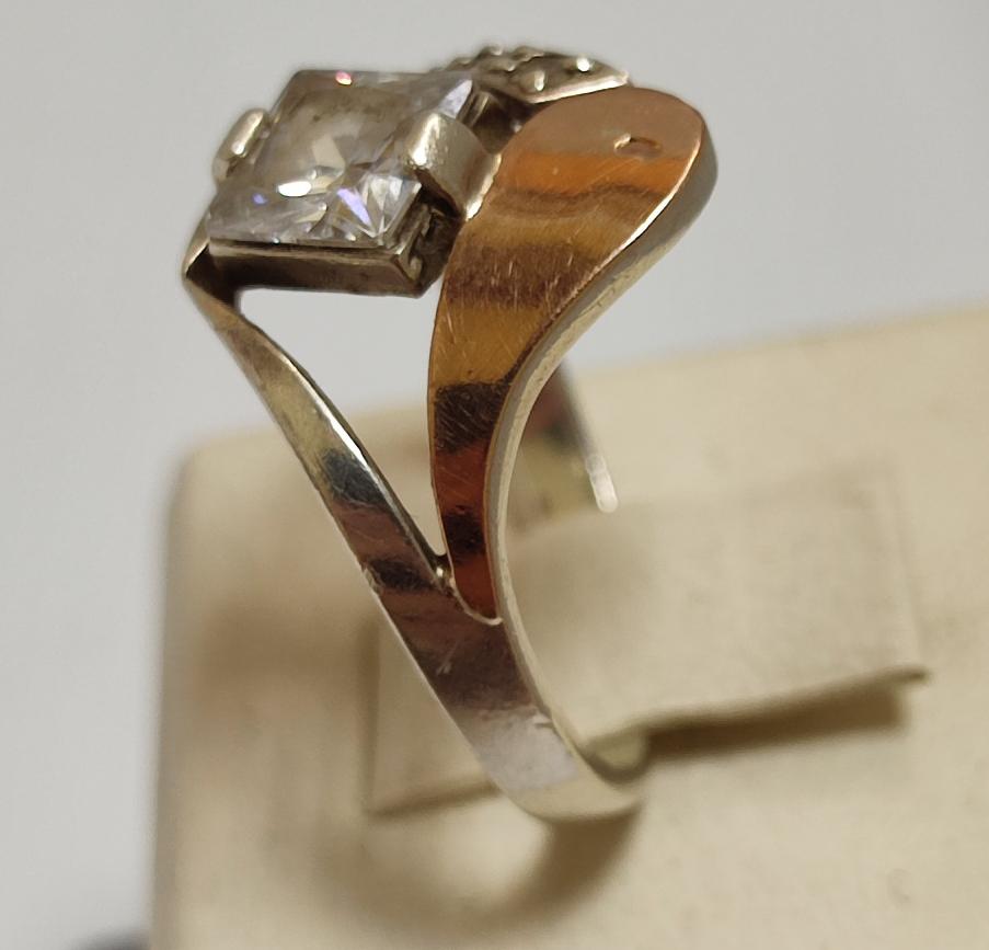Серебряное кольцо с позолотой и цирконием (33657321) 1