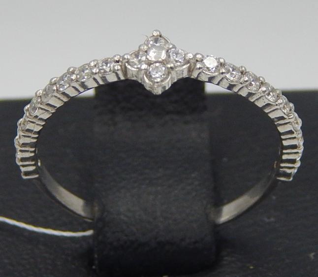 Серебряное кольцо с цирконием (28353711) 0