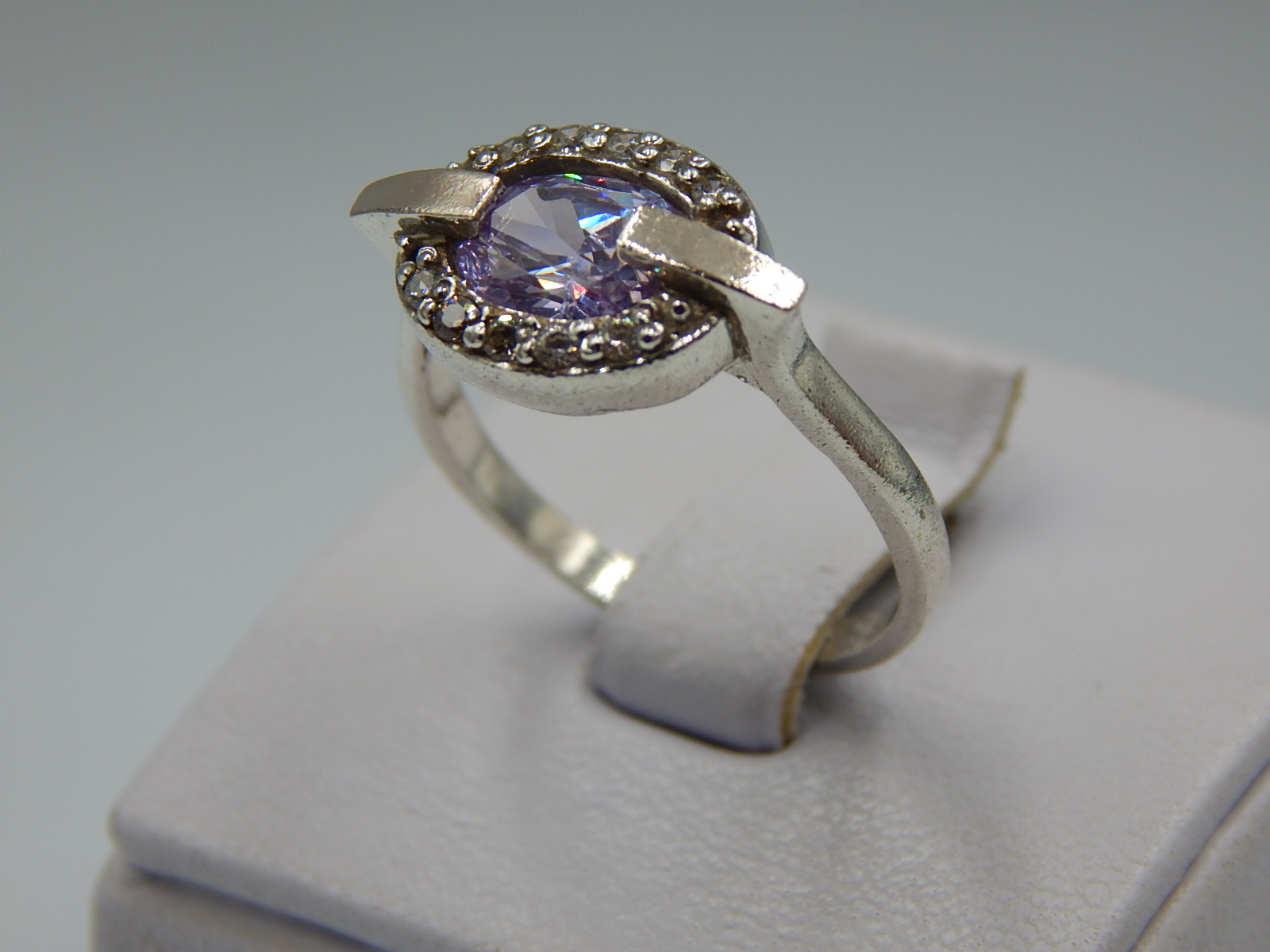 Серебряное кольцо с цирконием (33609997) 1