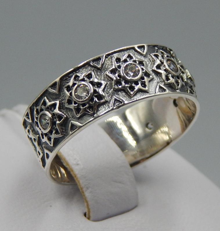 Серебряное кольцо с цирконием (31788912) 0