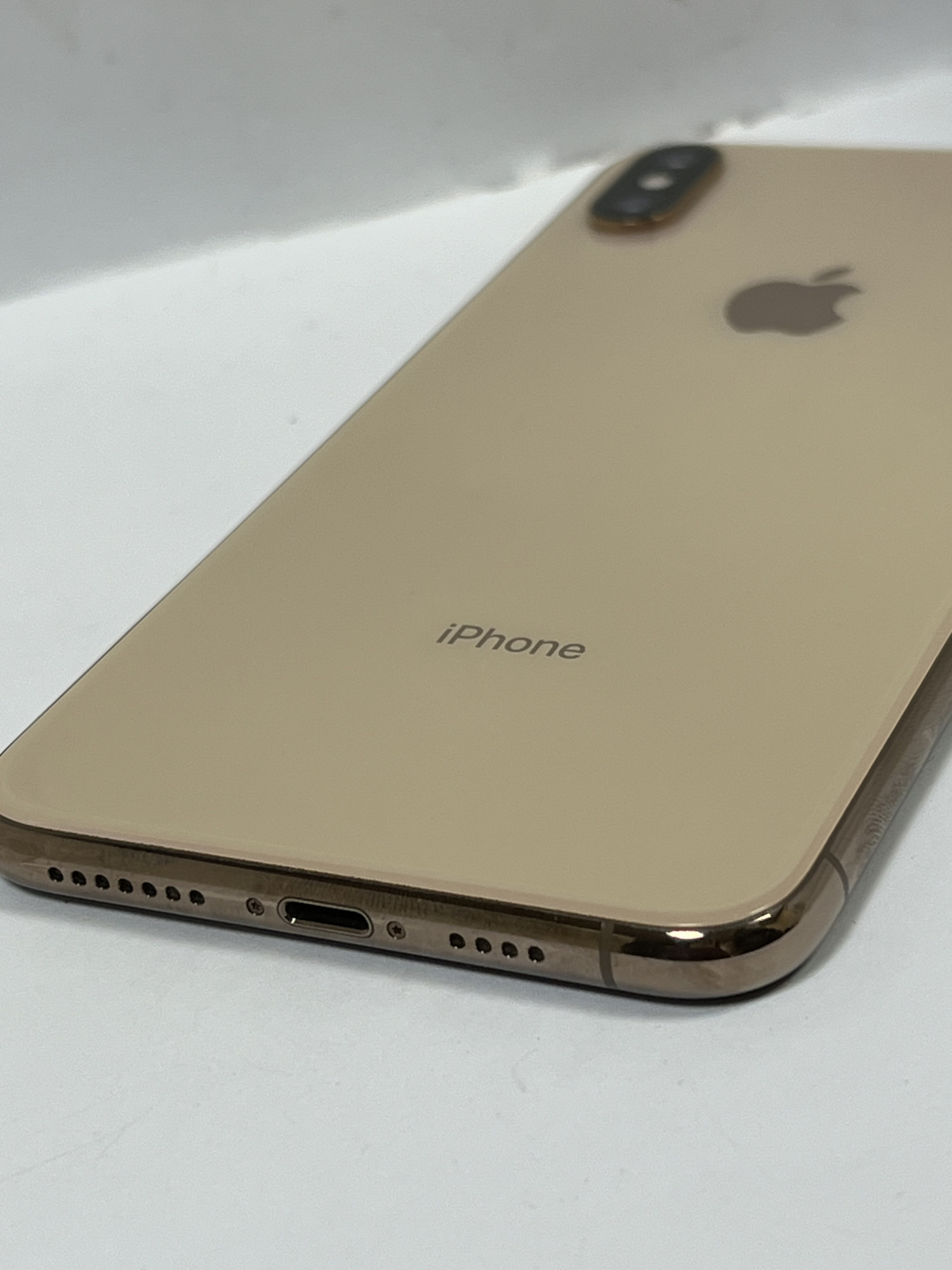Apple iPhone XS Max 256GB Gold  1
