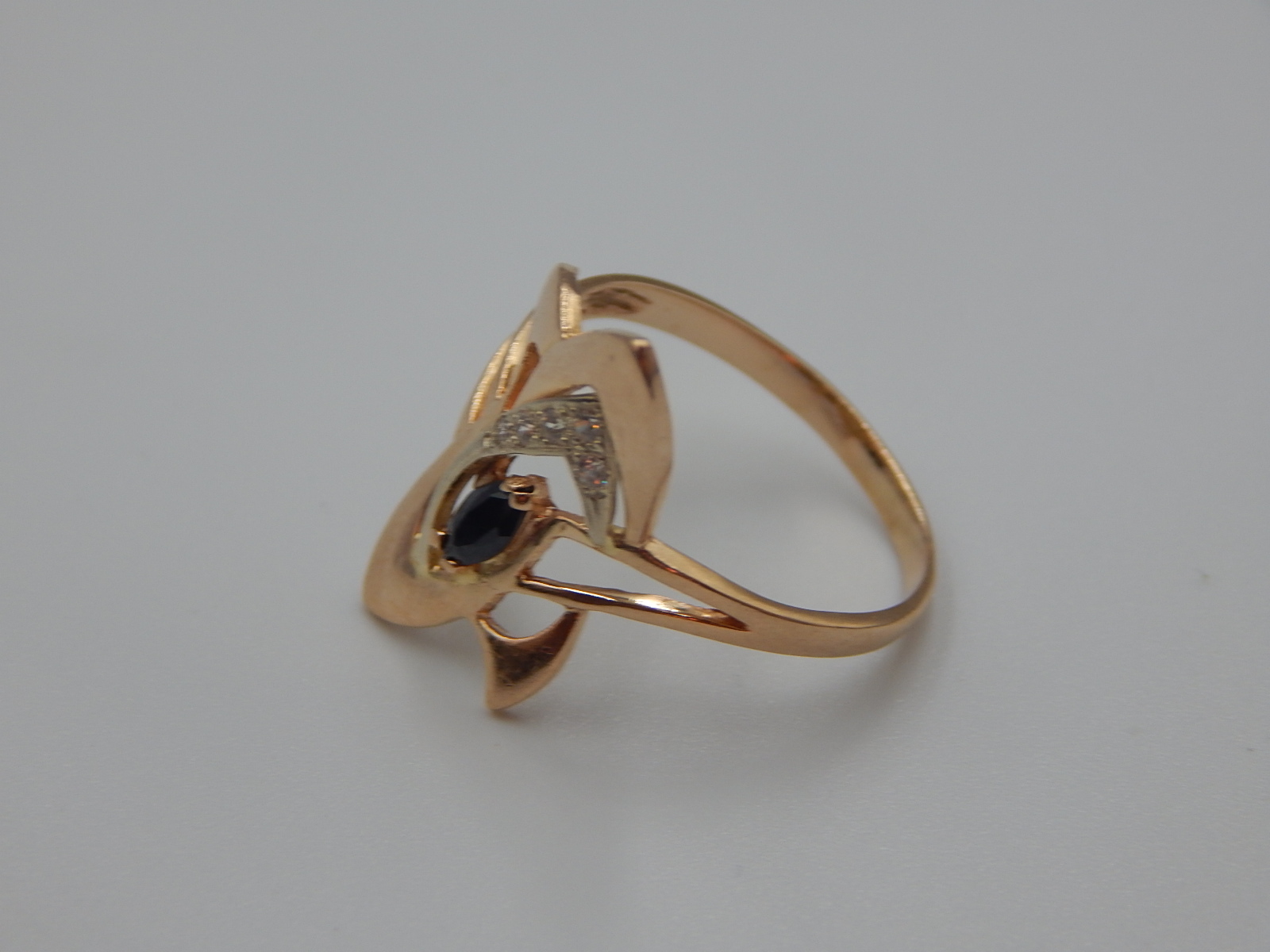 Кольцо из красного и белого золота с цирконием (31879134) 3
