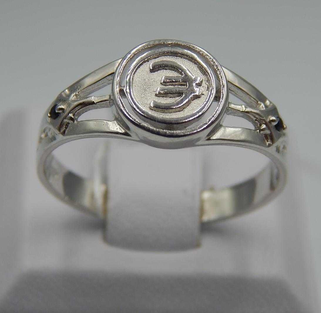 Серебряное кольцо с цирконием (33467252) 0