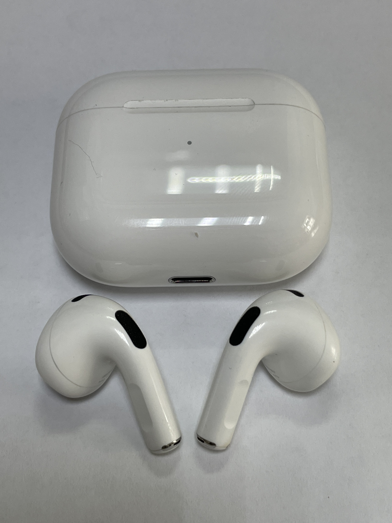 Навушники Apple AirPods 3 with Lightning Charging Case (MPNY3TY/A) 2