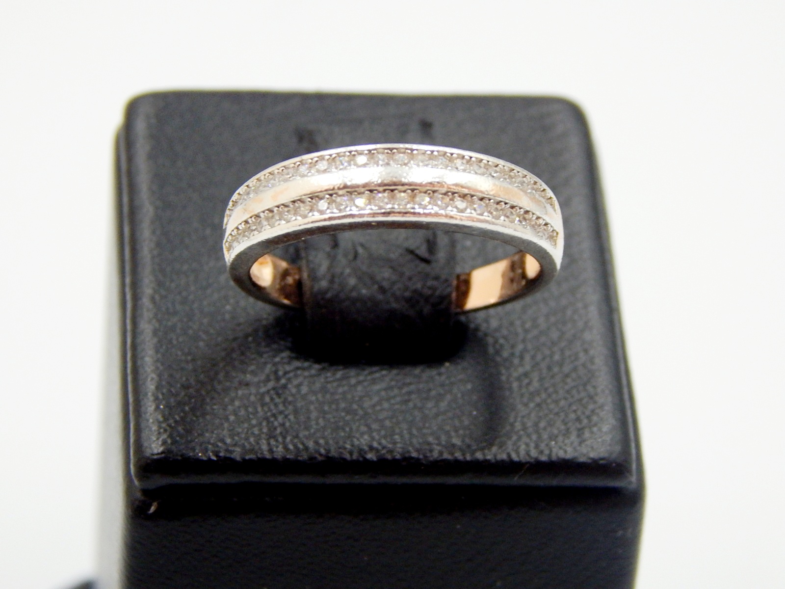 Серебряное кольцо с цирконием (32877882) 1