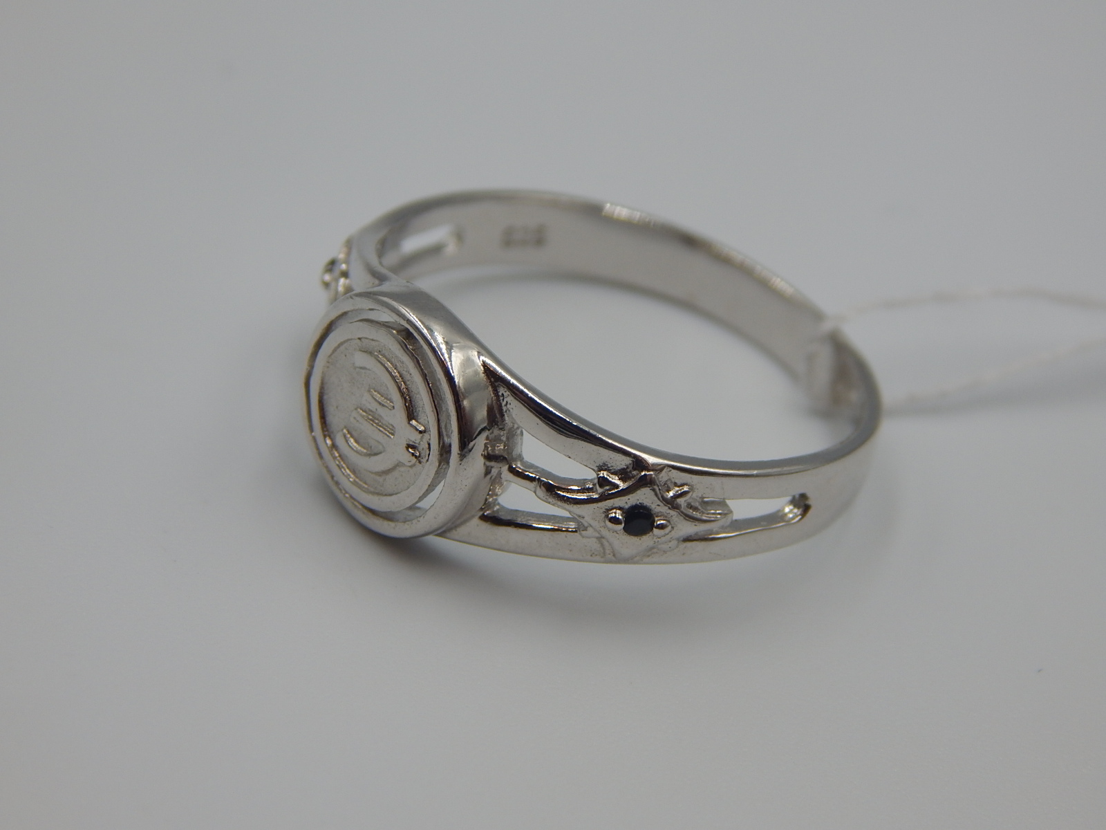Серебряное кольцо с цирконием (33467252) 2