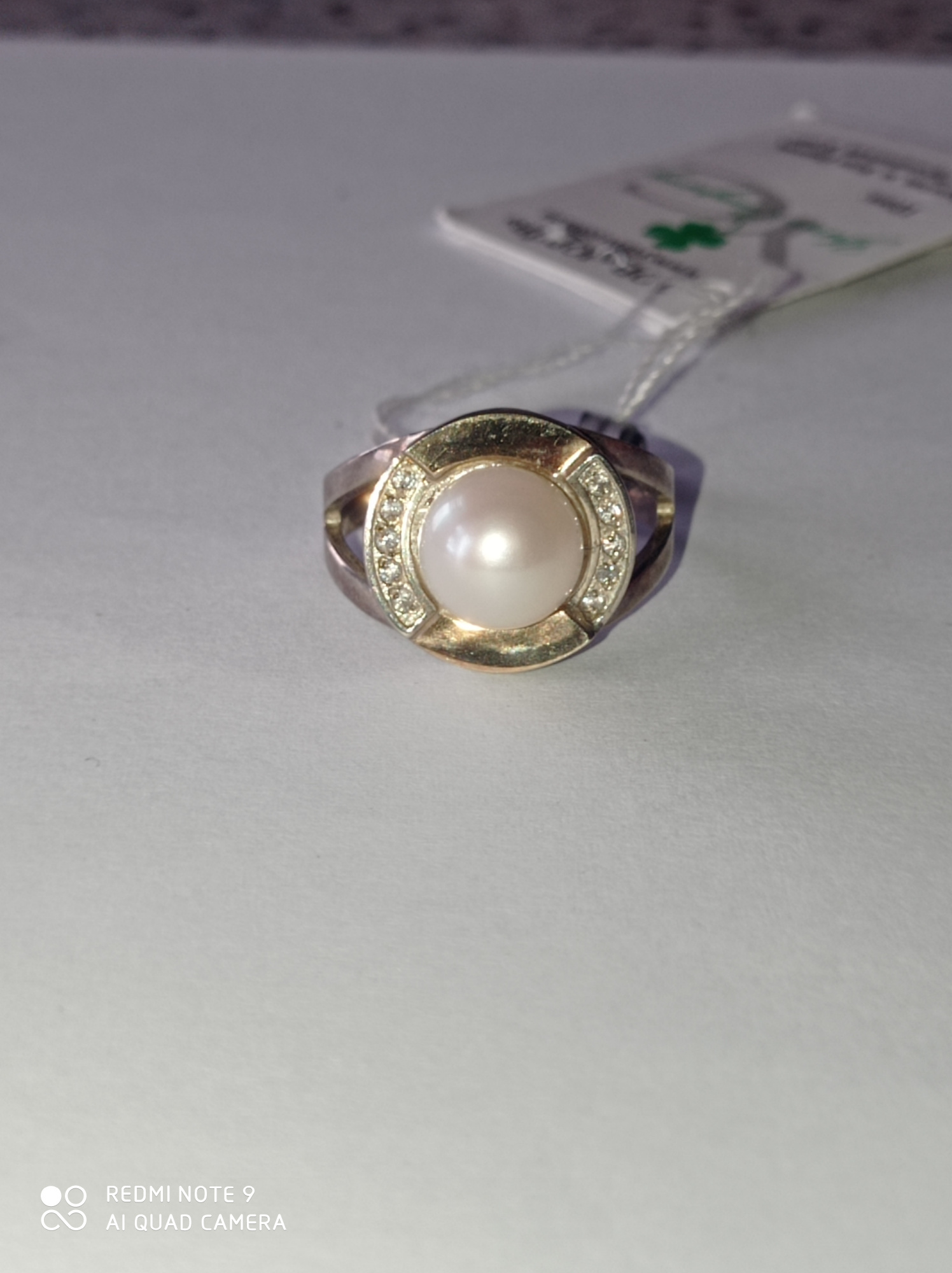 Серебряное кольцо с золотой вставкой, жемчугом и цирконием (12707143) 1