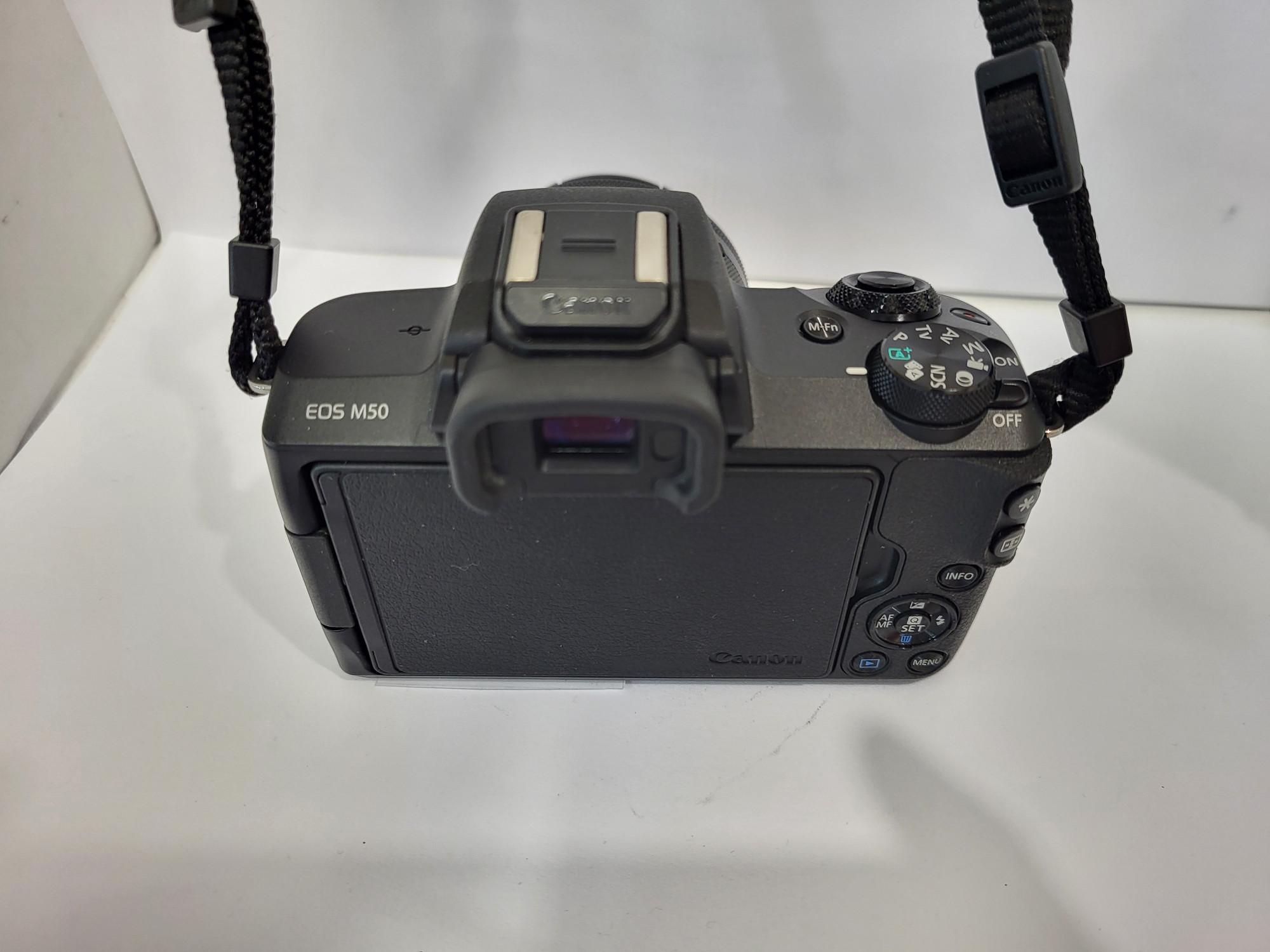 Беззеркальный фотоаппарат Canon EOS M50 Body 2