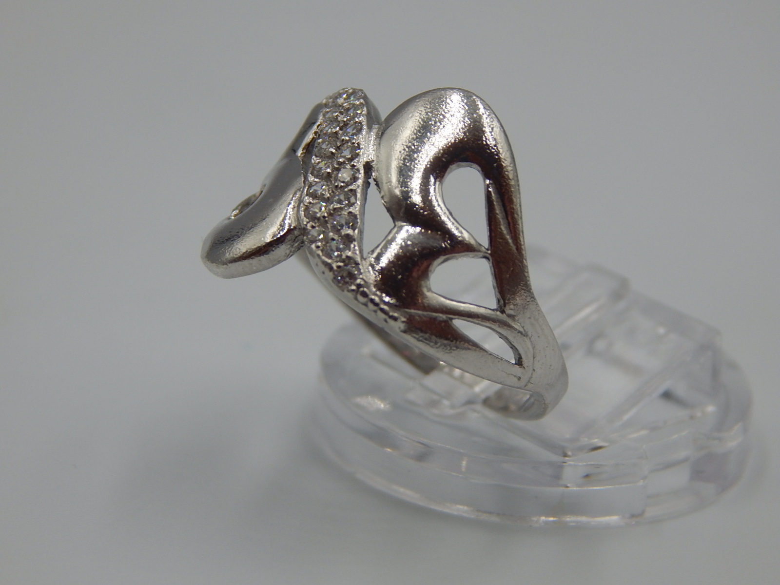 Серебряное кольцо с цирконием (33681109) 1