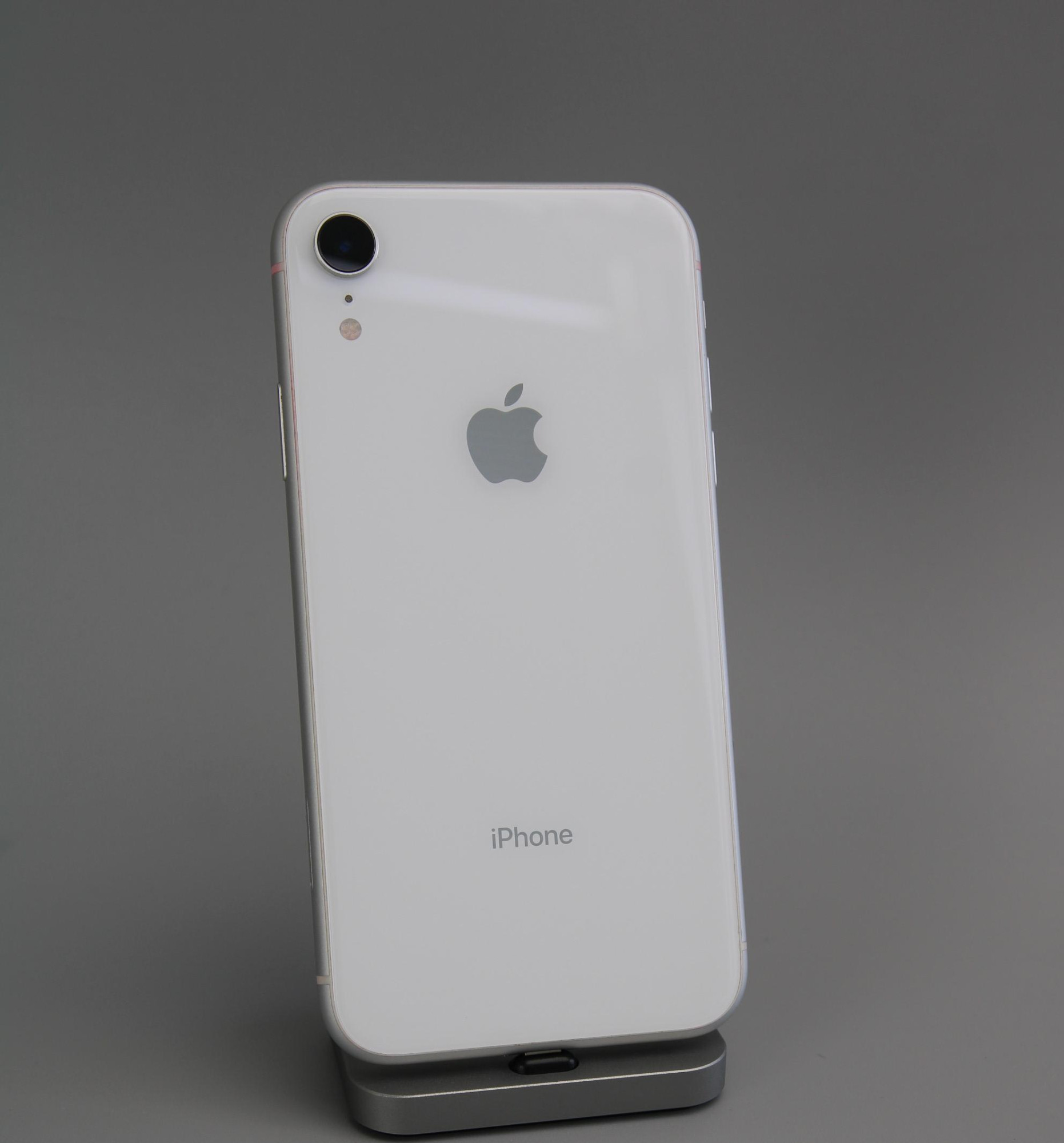 Apple iPhone XR 128GB White  1
