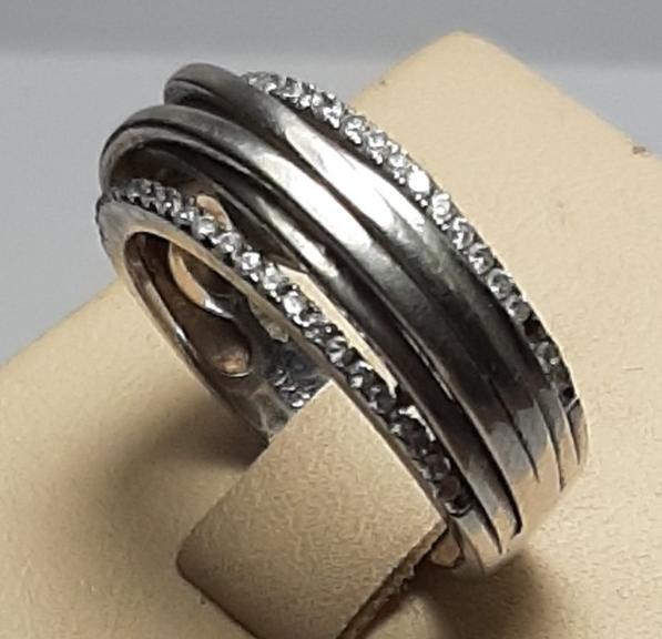 Серебряное кольцо с цирконием (25759617) 1