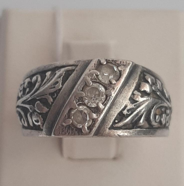Серебряное кольцо с цирконием (33673337) 0