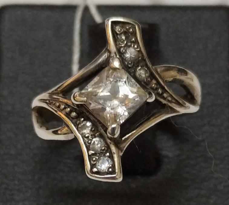 Серебряное кольцо с цирконием (5403909) 0