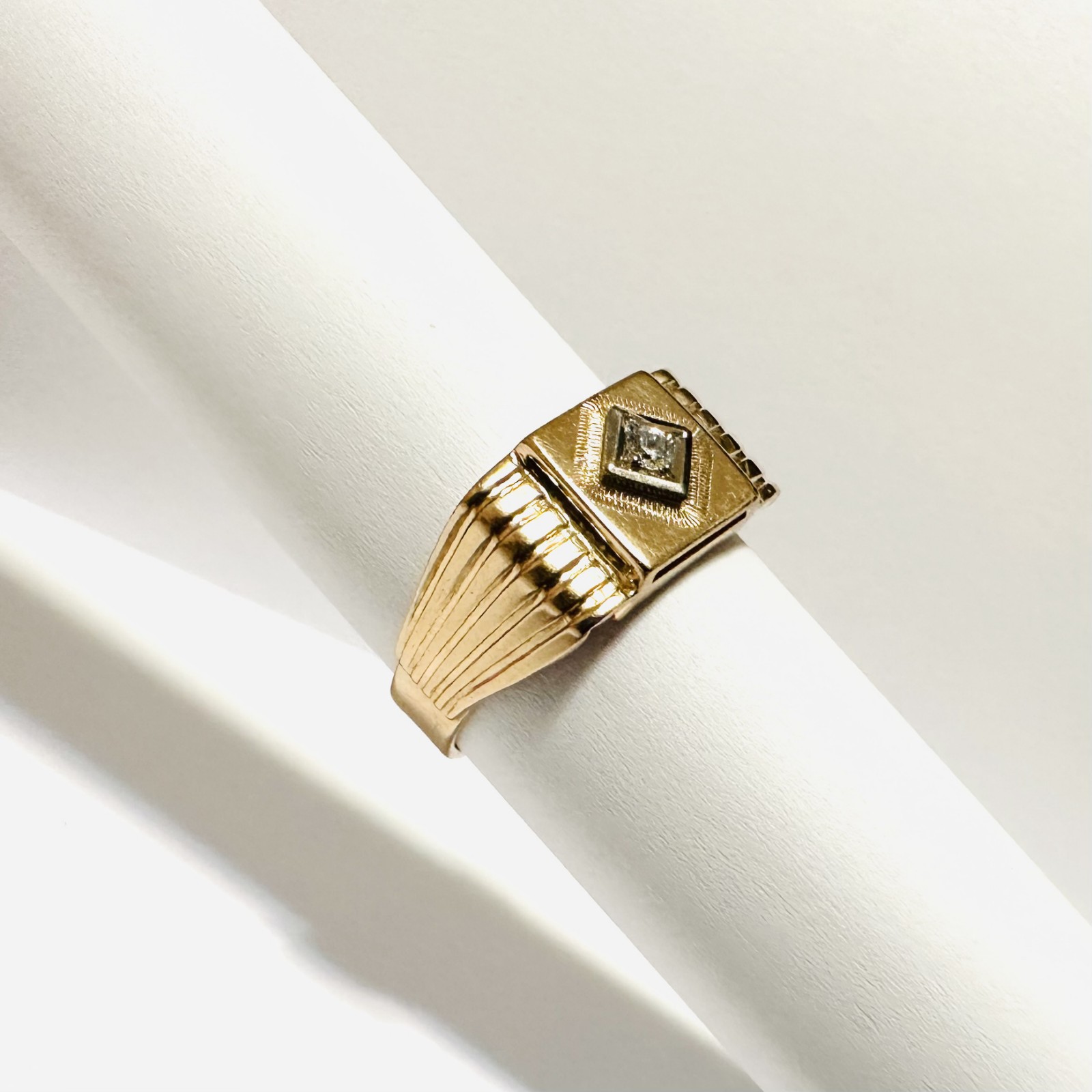 Перстень из красного и белого золота с цирконием (33197168) 2