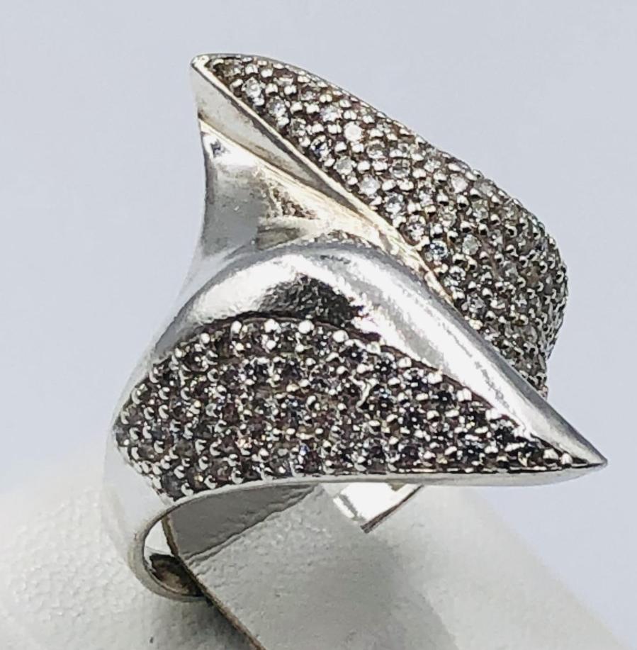 Серебряное кольцо с цирконием (33720319) 0
