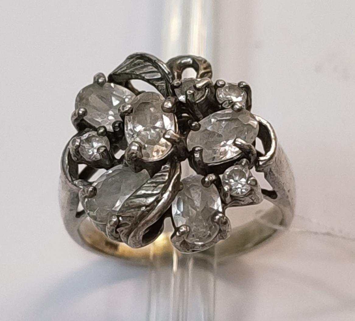 Серебряное кольцо с цирконием (33738747) 0
