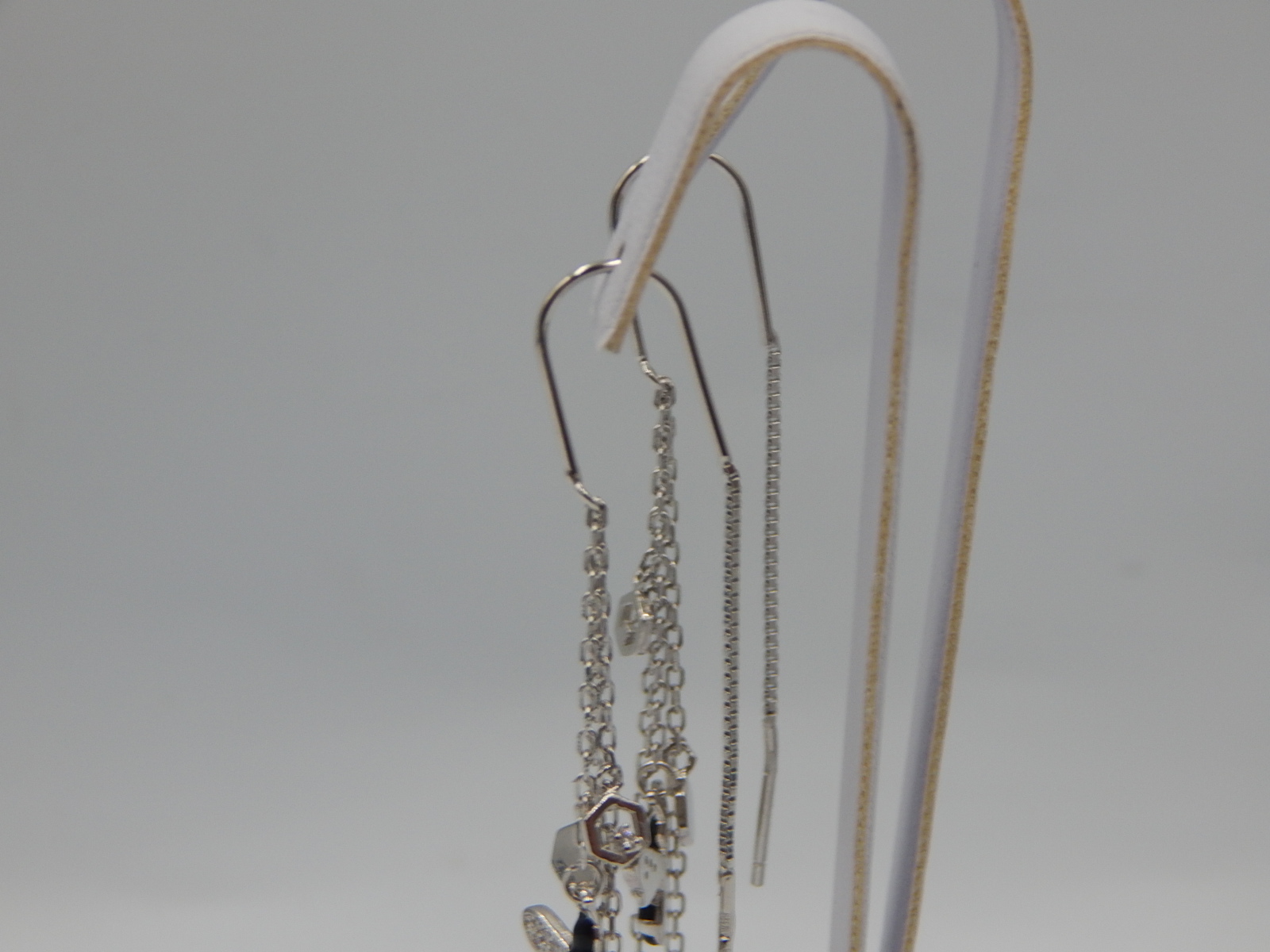 Срібні сережки з емаллю та цирконієм (33015116) 5