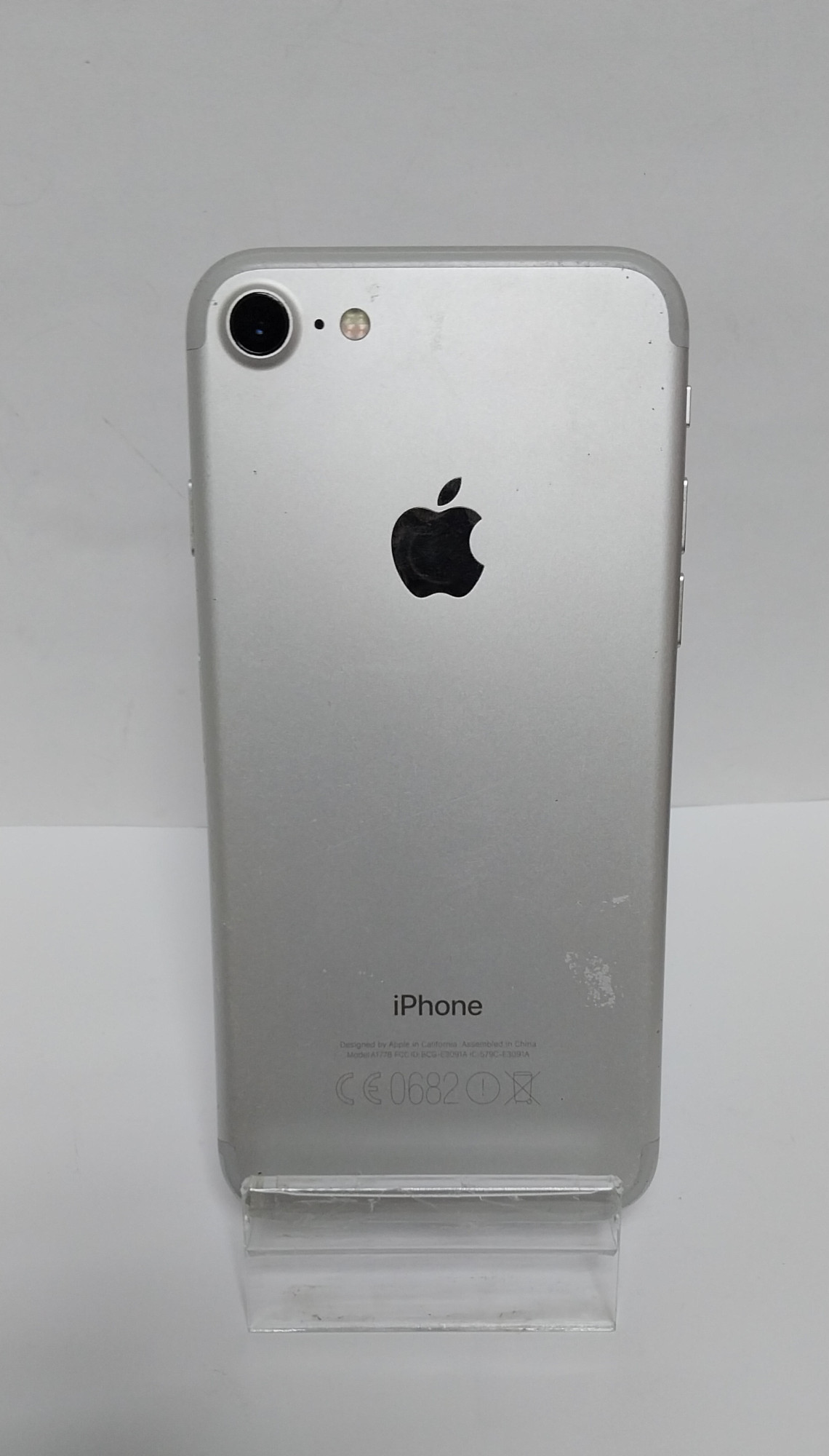 Apple iPhone 7 32Gb Silver (MN8Y2) 1