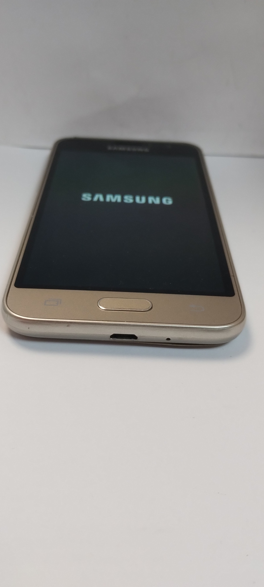 Samsung Galaxy J1 (SM-J120H) 1/8Gb 2