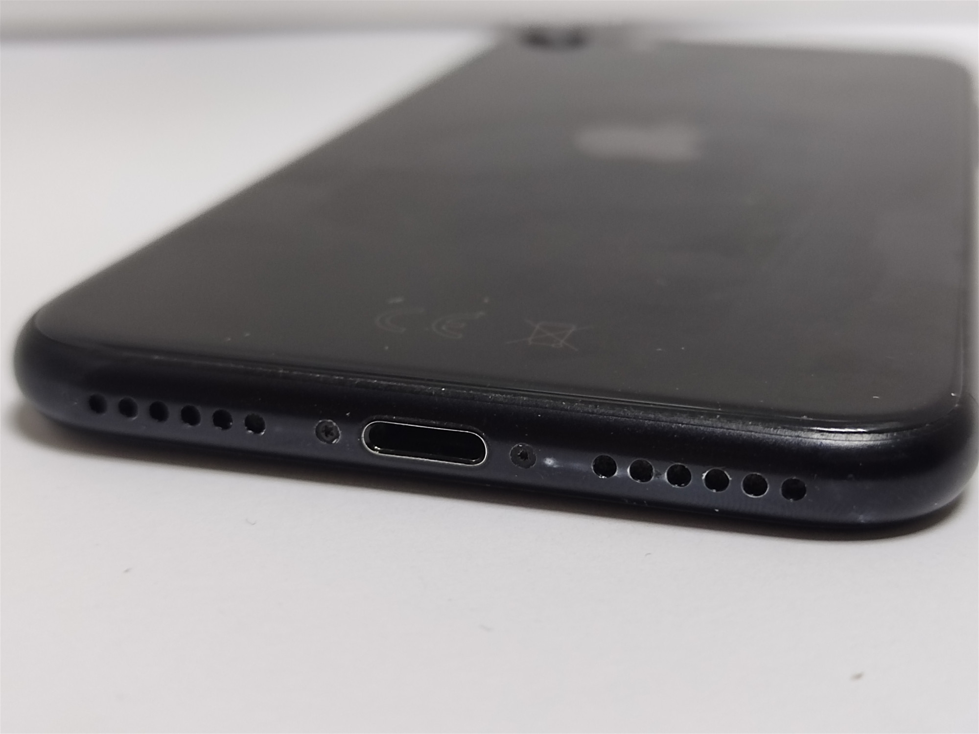 Apple iPhone SE 2020 64GB Black (MX9R2) 7