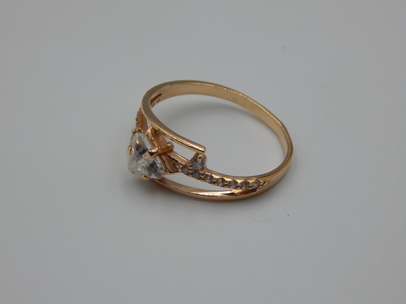 Кольцо из красного золота с цирконием (31589736) 4