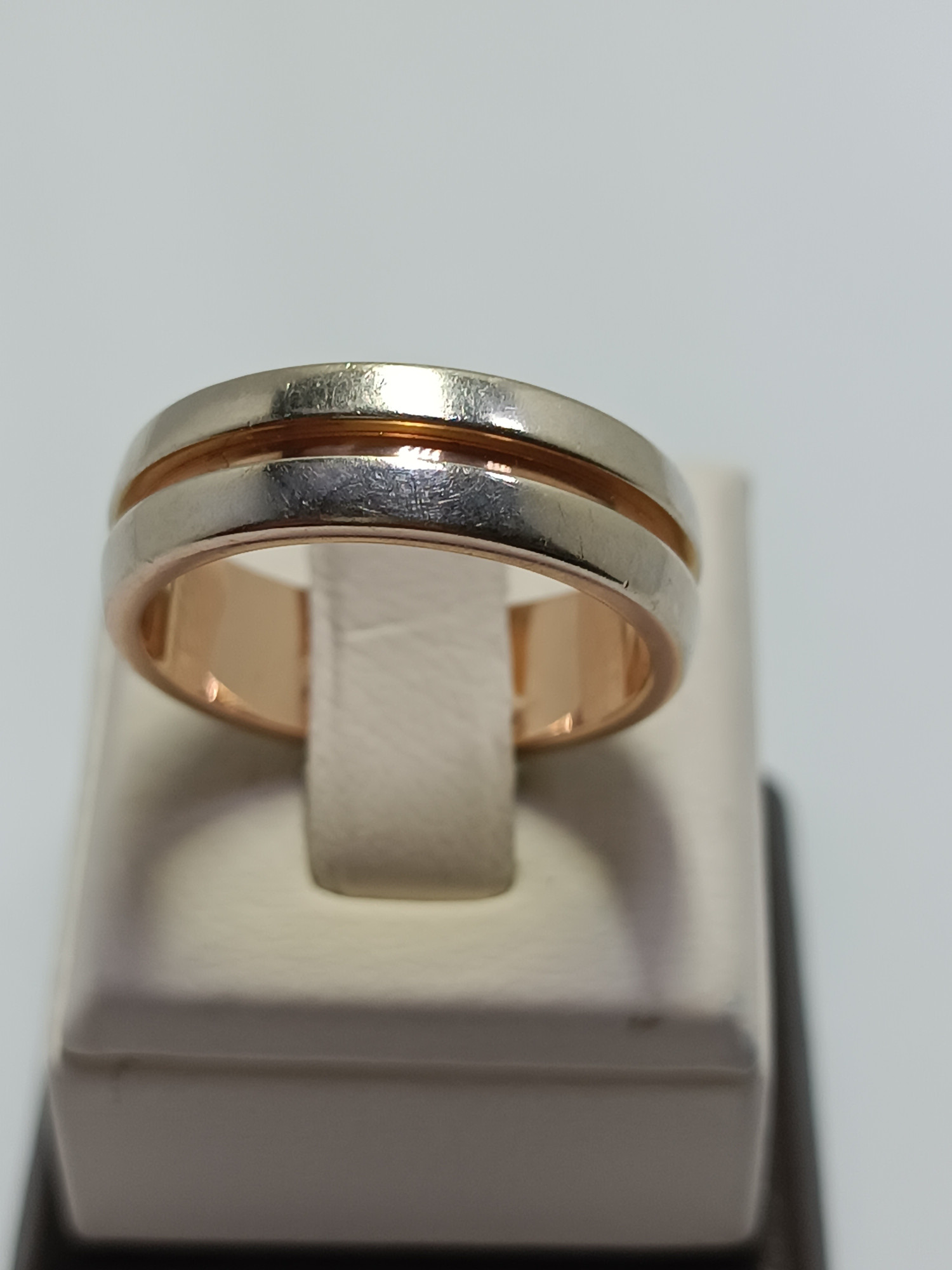 Обручальное кольцо из красного и белого золота (33809271) 1