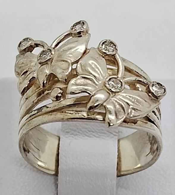 Серебряное кольцо с цирконием (31832632) 0