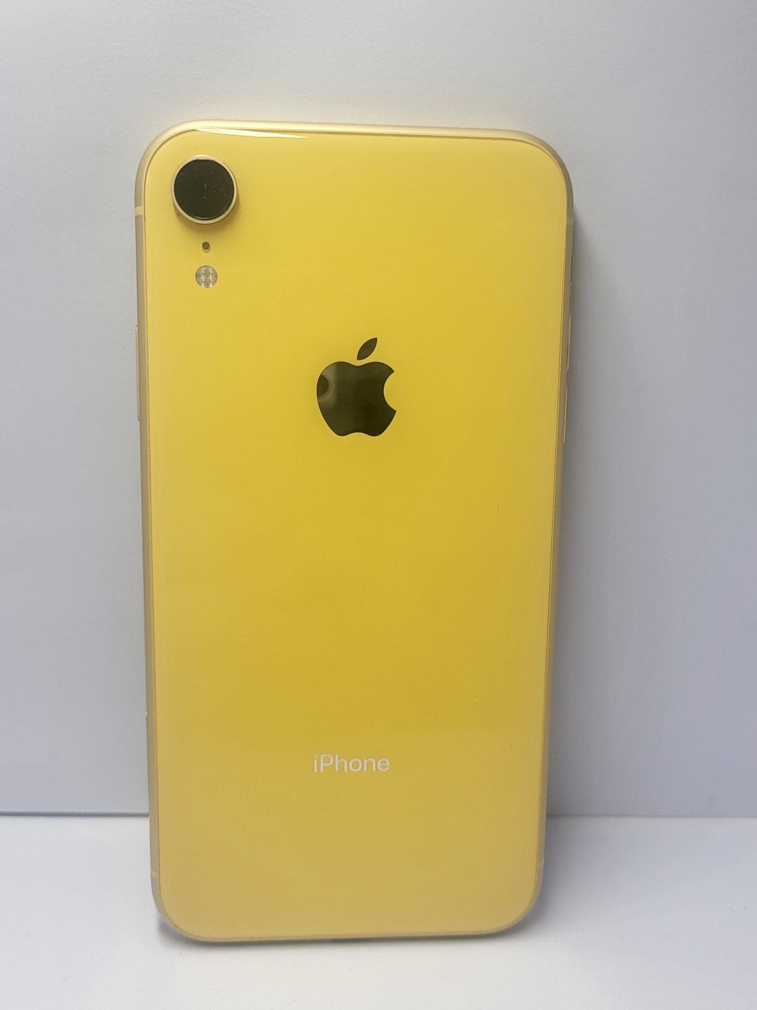 Apple iPhone XR 128GB Yellow 1